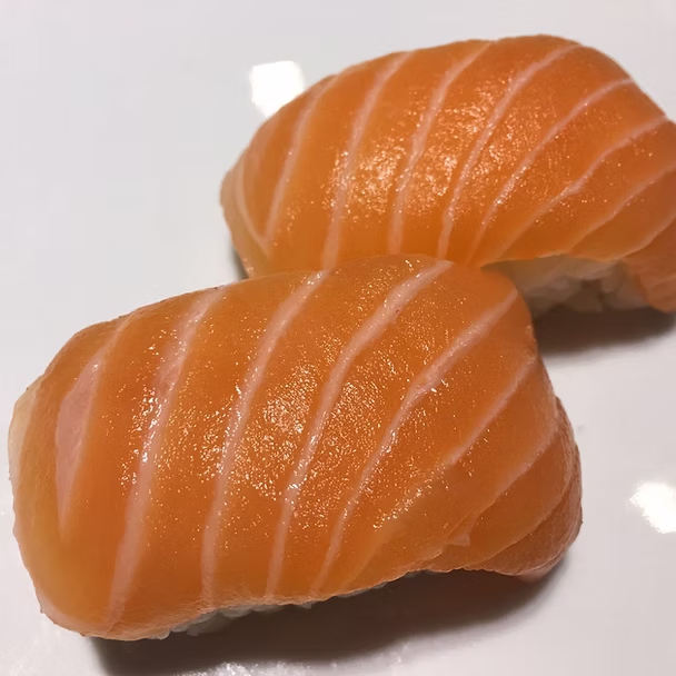Nigiri de salmón 6p